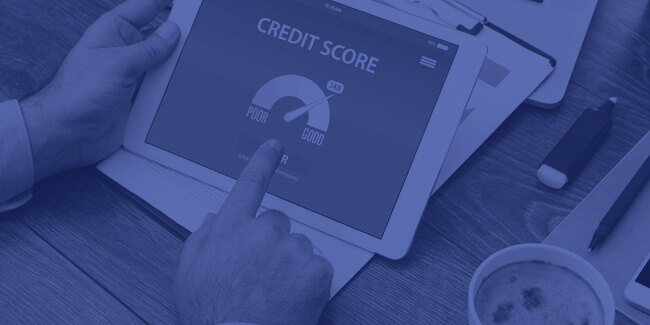 Positive Kreditwürdigkeit wird auf Tablet-PC angezeigt